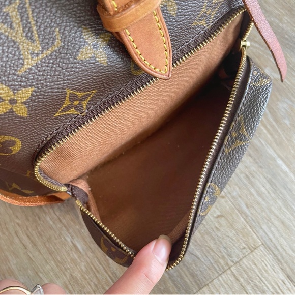 Louis Vuitton Montsouris MM Monogram Backpack - Picture 8 of 12